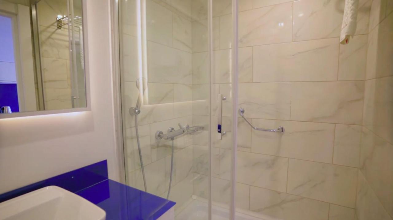 Aparthotel For Batumi Orbi City Buitenkant foto